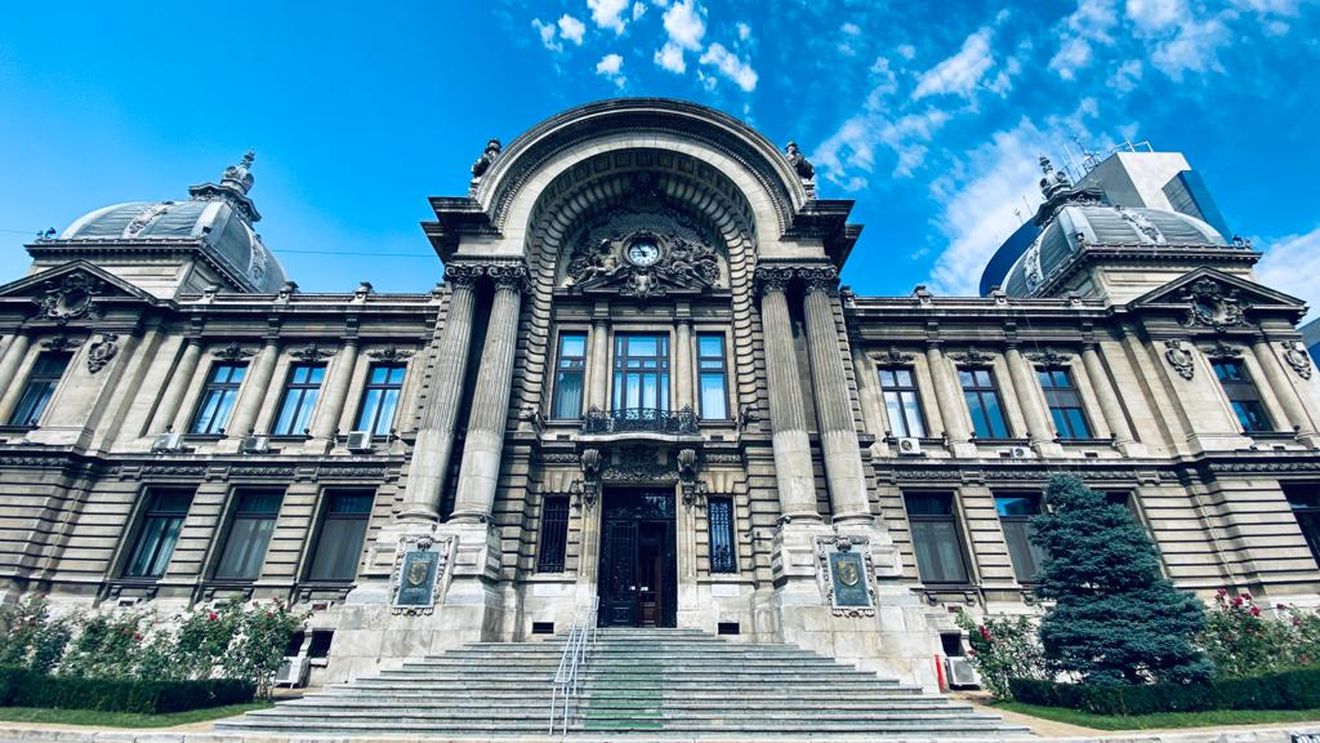 Primele decizii ale Guvernului Ciucă: Împrumut de 1,4 miliarde lei pentru CEC Bank, în timp ce marile orașe încă așteaptă bani pentru încălzire