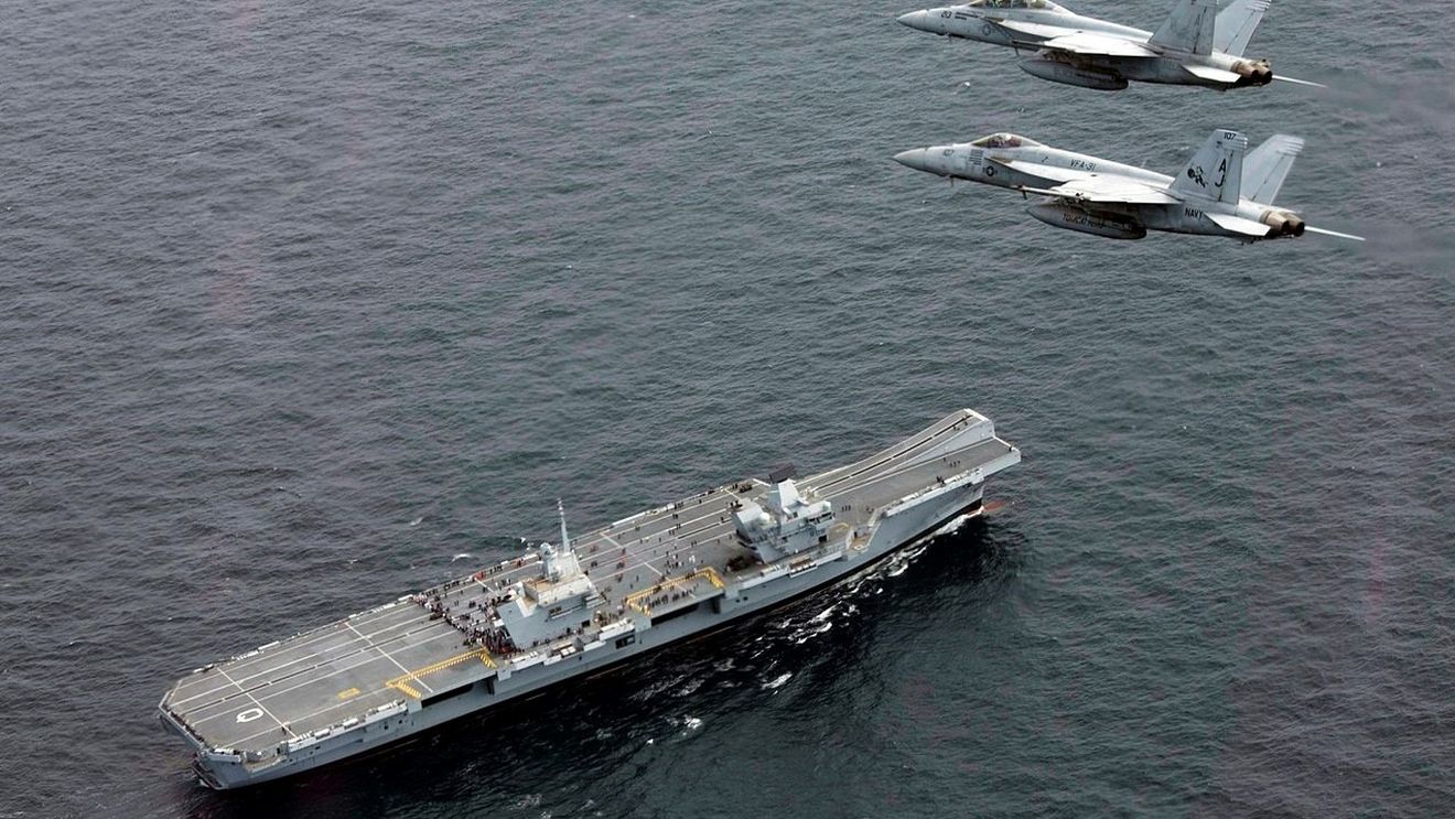 Marea Britanie, SUA şi NATO vor să recupereze înaintea Rusiei epava unui avion F-35 care s-a prăbușit în Marea Mediterană de la bordul portavionului britanic HMS Queen Elizabeth