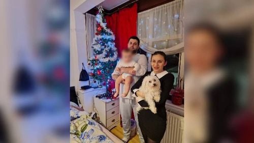 Pățania unui cuplu de români din UK când au vrut să își boteze copilul. Ce le-a cerut preotul să facă