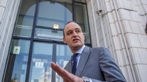 Comisia juridică din Camera Deputaţilor, sancţiune maximă pentru Dan Vîlceanu, după ce l-a agresat pe Florin Roman: 50% din salariu timp de 6 luni şi diminuarea timpului de vorbire la doar 10 secunde, în plen, timp de 3 luni