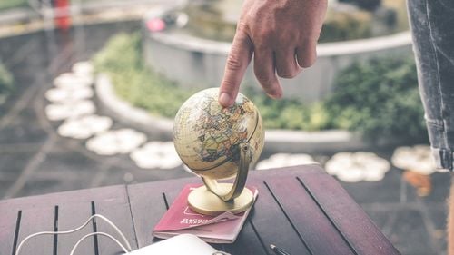 România e pe locul 3 în Europa la cheltuielile familiei pentru Educație, după Cipru și Irlanda. Locuitorii din Finlanda, Suedia și Estonia dau pentru educație de 4 ori mai puțin ca noi