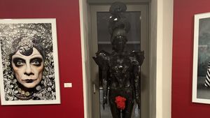 INTERVIU Stilistul Ovidiu Buta, despre proiectul unic în România, 44 Women Exhibition: Ce se întâmplă cu costumele de teatru când ele nu mai servesc actorului? Ne-am gândit că e păcat să se piardă o muncă așa de intensă