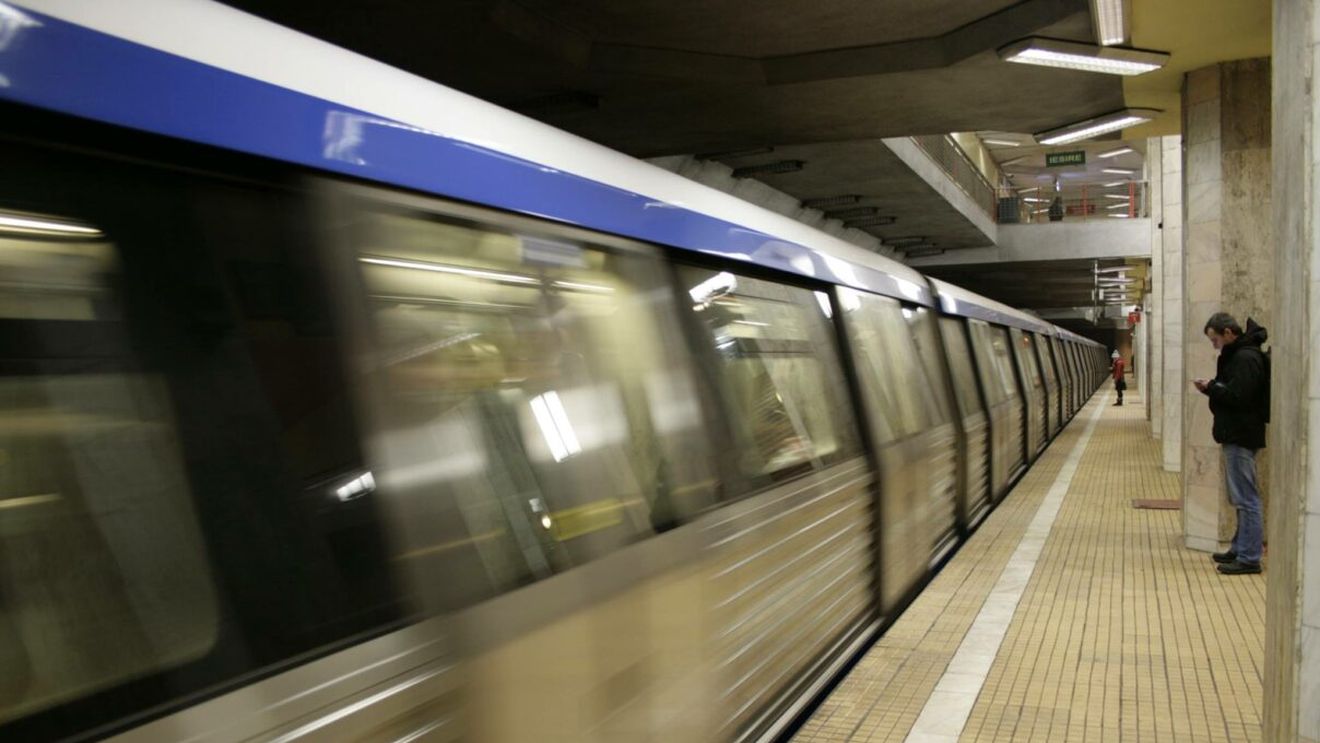 Circulația la metrou, afectată de o defecțiune tehnică între stațiile Ştefan cel Mare - Obor