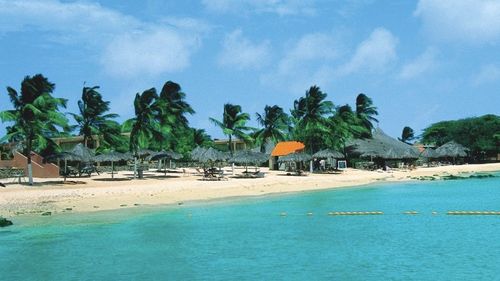 Un italian a fost operat sub anestezie locală pentru cancer de prostată, în timp ce se afla în Caraibe / Un spital din Torino folosește realitatea virtuală pentru a reduce stresul operației