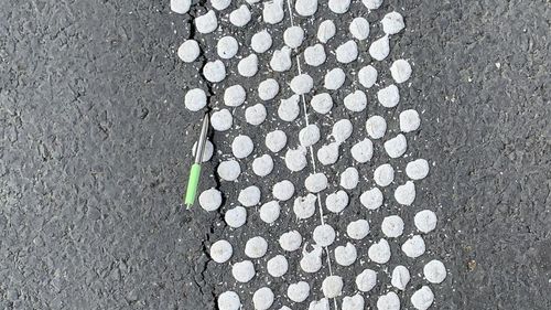 România mai plătește încă 133.000 de lei pentru autostrada refuzată de Cuc. Începe verificarea lucrărilor făcute de Comsa la lotul 3 al autostrăzii Lugoj-Deva, unde a apărut o fisură în asfalt luna trecută