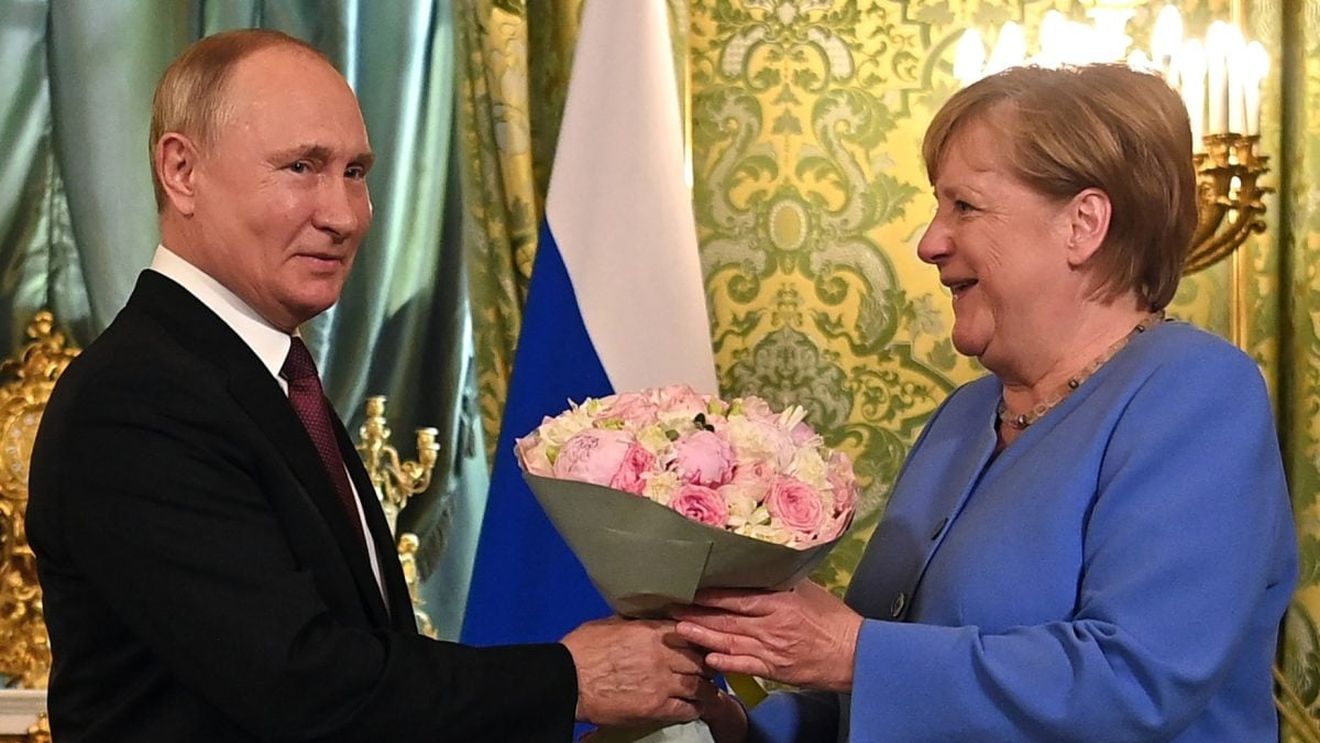 Cum explică Angela Merkel invazia Rusiei în Ucraina: Putin încălca tot mai des Acordul de la Minsk / Am vrut să negociem direct cu el, să avem o politică UE comună / S-au opus în special în statele baltice și Polonia / Politicile fostului cancelar au dus la dependența de importul ieftin de gaz rusesc