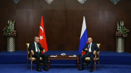 VIDEO Putin i-a prezentat lui Erdogan planul "hub-ului de aprovizionare cu gaze" / Liderul rus, umilit din nou de omologul turc: l-a lăsat să aștepte la summitul de la Astana