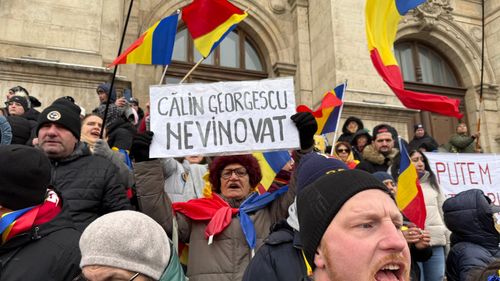 UPDATE FOTO VIDEO Călin Georgescu, la Curtea de Apel București pentru dosarul în care este judecat alături de gruparea mercenarului Potra / Sute de persoane au venit să-l susțină pe fostul candidat extremist la alegerile prezidențiale / Georgescu: Cer desecretizarea ședinței CSAT, precum și a ședinței CCR dinaintea zilei de anulare a alegerilor
