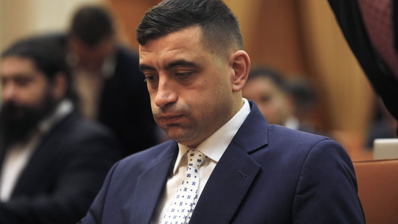 Cum s-au poziționat PNL și PSD în ultimii ani față de cele trei condiții puse de liderul extremist George Simion pentru negocieri: 300 de parlamentari, alegeri de primari în două tururi și renunțarea la subvențiile pentru partide