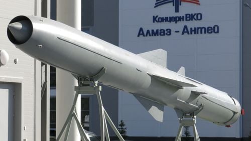 Milițiile Hezbollah dețin rachete rusești Yahont capabile să lovească navele de război americane din Mediterana (surse)