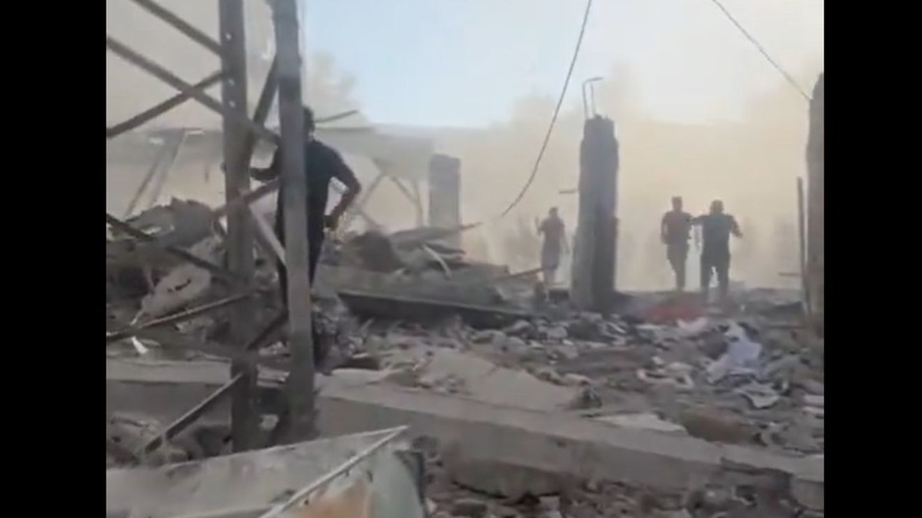 VIDEO Cel puţin 15 oameni au murit în urma unui atac aerian asupra unei şcoli din Gaza, susțin oficialii palestinieni