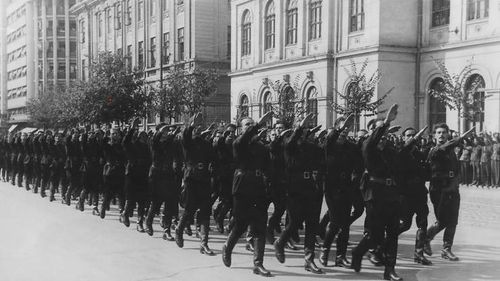 Europa Liberă: Marcă legionară înscrisă la OSIM. Semnul creat de un internaut antisemit este asumat de o fundaţie înfiinţată de foşti generali de armată