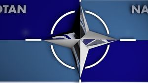 Ziua NATO în România: 16 ani de la aderarea țării noastre la Alianța Nord-Atlantică / Orban: Aniversarea este marcată anul acesta sub semnul unităţii şi solidarităţii / Iohannis: Relaţia transatlantică reprezintă un element esenţial de susţinere a solidarităţii şi coeziunii