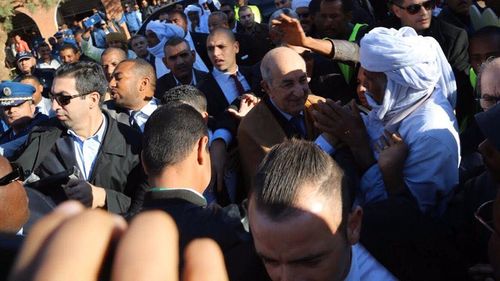 Președintele Algeriei anunță dizolvarea Parlamentului și organizarea de alegeri anticipate. Și Guvernul va fi remaniat