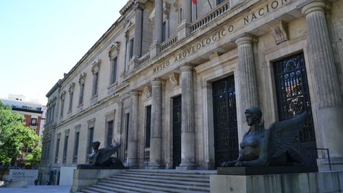 Tezaure getice, brățări dacice sau Șarpele Glykon: 835 de artefacte de excepție din muzeele României vor fi expuse la Madrid, pentru a marca 140 de ani de relații diplomatice dintre cele două state