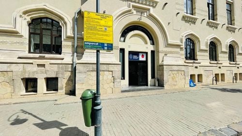 Nicușor Dan l-a demis pe șeful de la Securitatea în muncă din cadrul Primăriei, după incidentul în care o statuie a căzut pe un copil în holul instituției