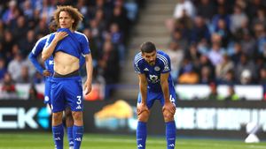 Leicester City a retrogradat din Premier League după un sezon dezastruos în care jucătorii au chefuit după demiterea antrenorului