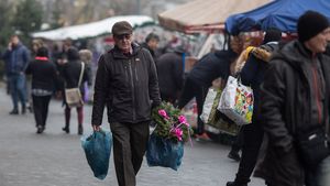 Peste 1,8 milioane de români îşi sărbătoresc duminică onomastica, cu ocazia Sfinţilor Constantin şi Elena