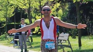 Cum să ne menținem tineri cât mai mult timp. Starea emoțională e esențială. Urmează somnul, mișcarea și dieta. Recomandările unui om preocupat de viața sănătoasă