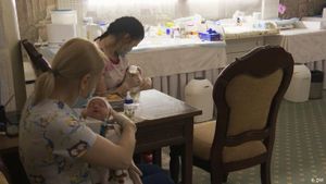 Criză de lapte praf în SUA după ce principalul producător a avut reclamații legate de infecții bacteriene la bebeluși