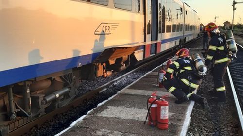 A luat foc locomotiva trenului Marghita - Suplacu de Barcău / Cei 10 pasageri au fost evacuați în siguranță