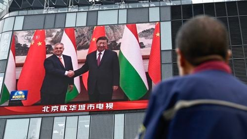 Casa Albă critică vizita efectuată de Viktor Orban în China
