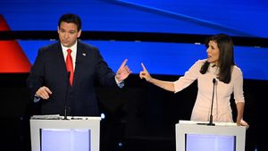 Nikki Haley şi Ron DeSantis, foşti aprigi rivali ai lui Trump, îşi reafirmă sprijinul deplin faţă de el