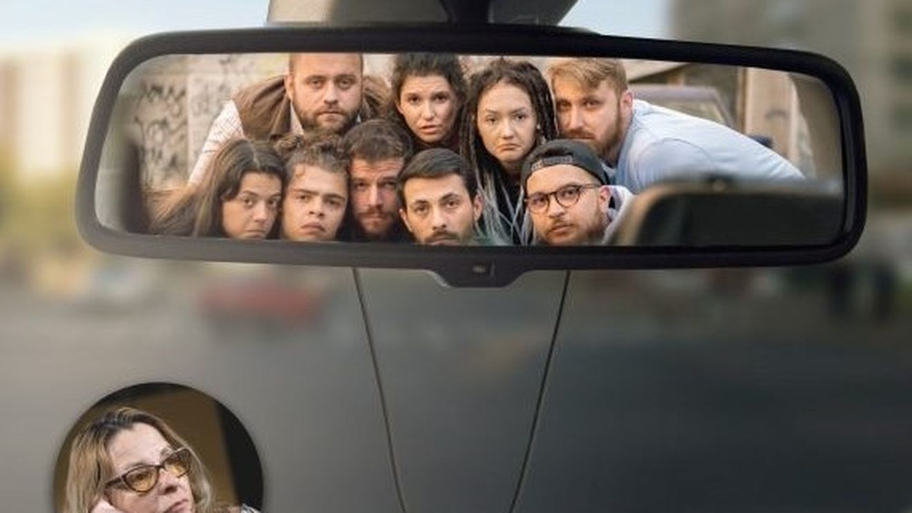Actrița Firuța Apetrei, de la Teatrul Bacovia din Bacău: Actorii mai în vârstă ar trebui să iasă la pensie când le vine vremea și să rămână colaboratori, nu angajați. Așa se pot elibera locuri pentru tineri
