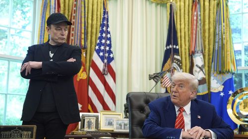 Elon Musk spune că vastul proiect de lege al lui Trump privind impozitele şi cheltuielile, pe care l-a numit „complet nebunesc şi distructiv”, ar distruge locuri de muncă şi ar afecta SUA