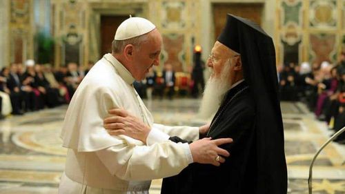 Ortodocşii au un respect mai mare faţă de autoritate şi vor un stat mai implicat în economie decât catolicii şi protestanţii - studiu al Băncii Mondiale