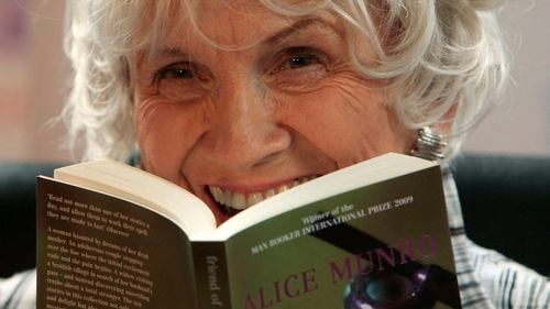 Alice Munro, scriitoarea canadiană laureată a Premiului Nobel pentru Literatură, a murit la 92 de ani