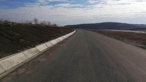 ANALIZĂ Bani europeni, drumuri românești. Sute de milioane de euro investite în ultimii zece ani în infrastructura rutieră din Bacău, Botoșani, Iași, Neamț, Suceava și Vaslui / Ce proiecte au dezvoltat județele din Regiunea Nord-Est