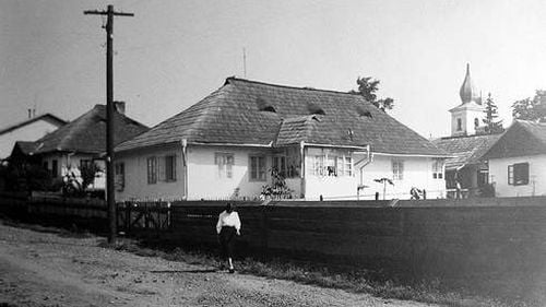 REPORTAJ Amintiri cu ruși din timpul celui de-al Doilea Război Mondial: Rușii căutau femei, pe unele le mutilau dacă nu voiau să plece cu ei / Celor care se opuneau le tăiau sânii 