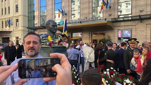 Câțiva zeci de etnici turci au sărbătorit ziua națională a țării lor natale, în centrul Bucureștiului