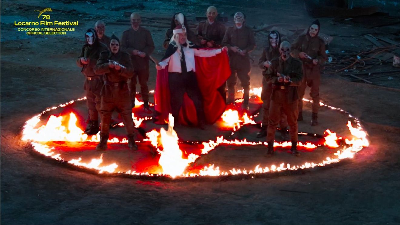 Noul film „Dracula” de Radu Jude difuzat în premieră la Festivalul Internațional de Film de la Locarno: „Publicul va primi 14-15 povești, unele cu vampiri, altele fără, unele comice, altele serioase, și tot ce își dorește 'publicul larg' se află în film”