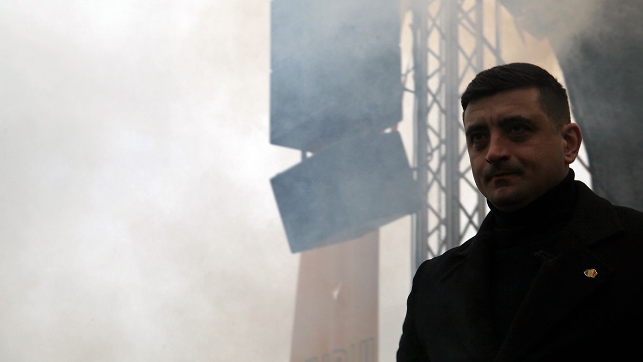 George Simion vorbește tot mai des de o presupusă fraudă electorală, pe măsură ce sondajele arată creșterea lui Nicușor Dan. Acuzațiile lui Simion, fără nici o probă