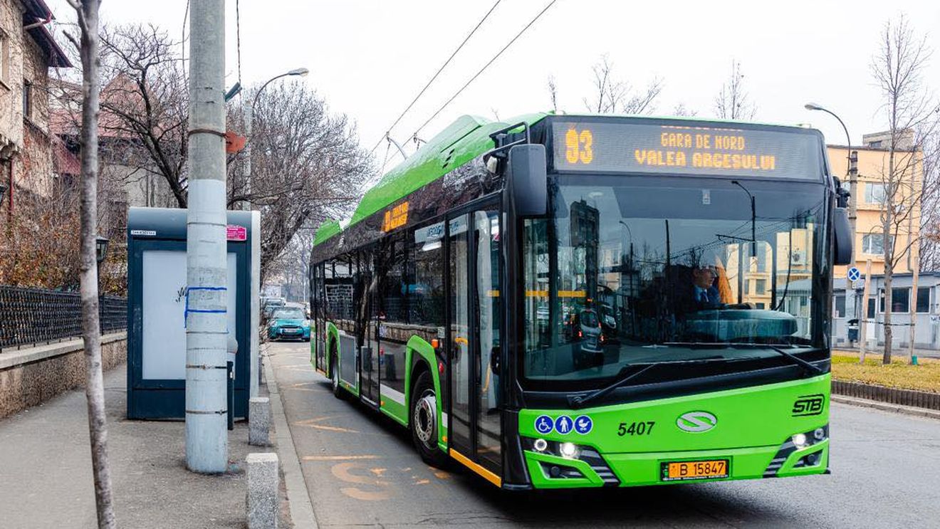 15 troleibuze Solaris din cele 100 au fost scoase pe străzile Capitalei, anunță Nicuşor Dan