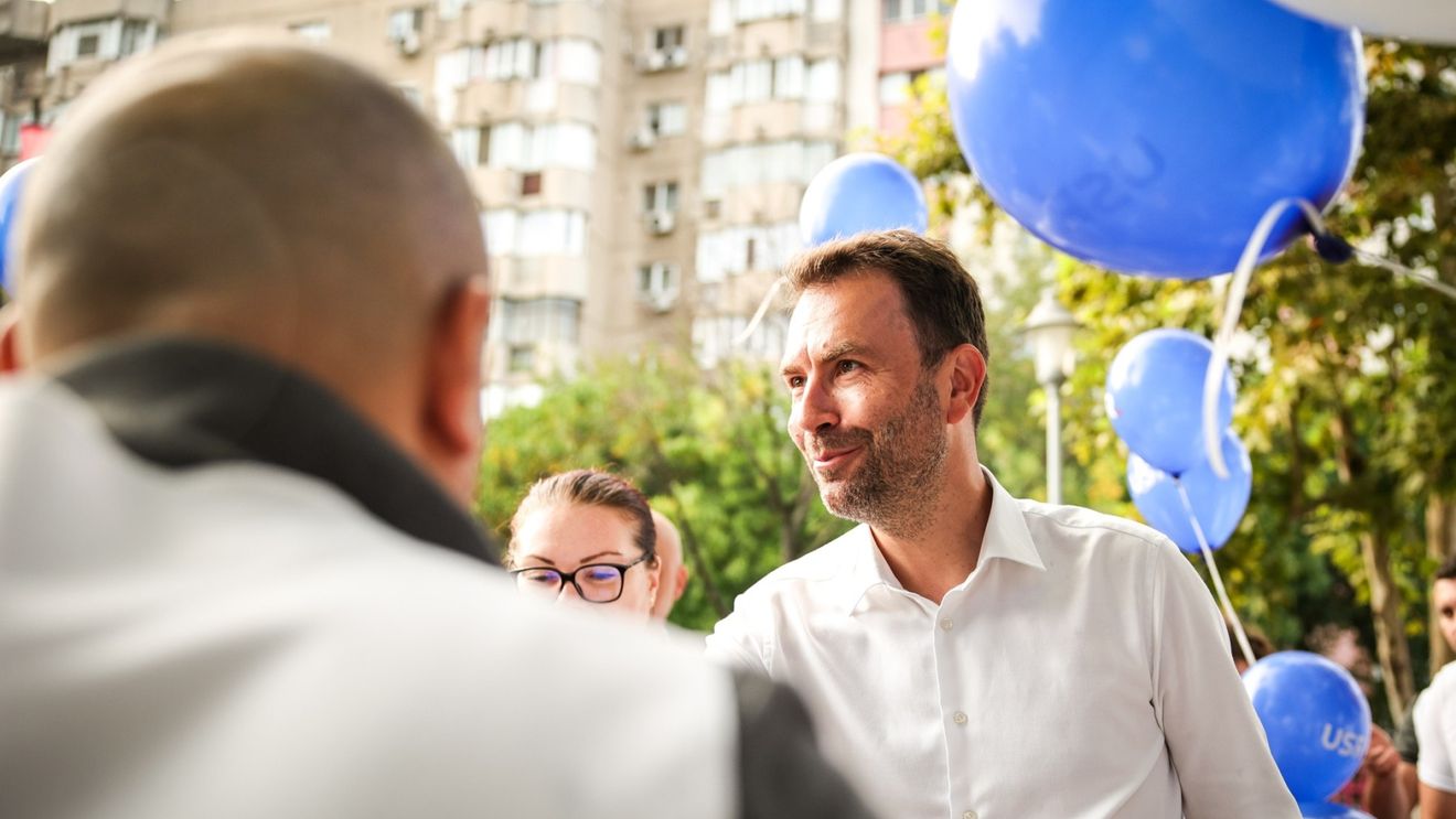 Cătălin Drulă și-a început în stradă campania pentru Primăria Capitalei: În 8 luni, cât am fost ministru, am arătat că se poate să te iei de mafioți și să îi dai jos