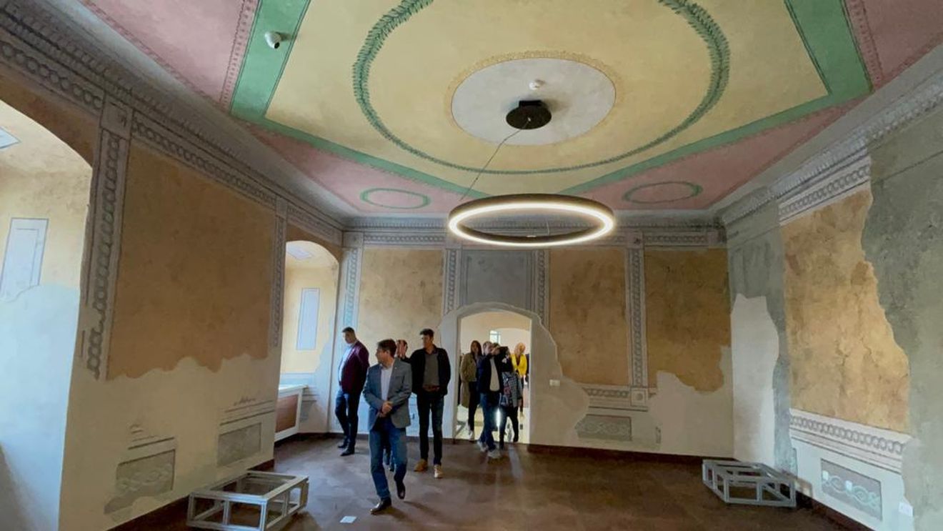 Un corp din Palatul Principilor din Alba Iulia a fost recepționat după 4 ani de lucrări. Primăria vrea să înființeze un muzeu cu 21 de angajați, dar nu are exponate