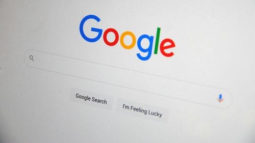 Google, investigat de Comisia Europeană pentru retrogradarea site-urilor media / Cum funcționează politica „site reputation abuse”