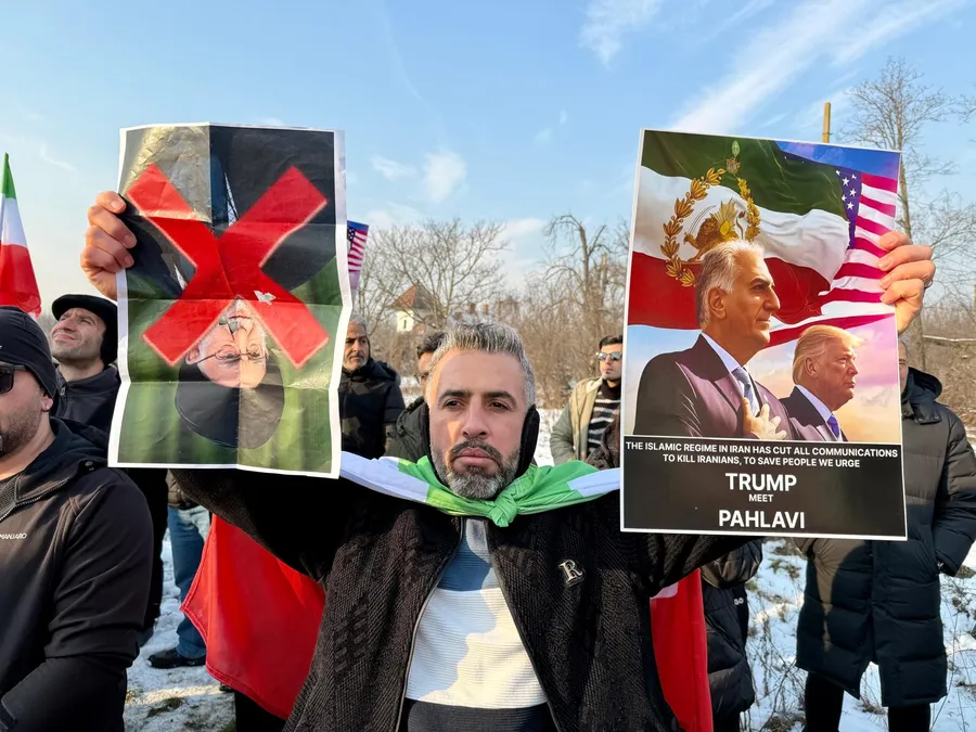 protest iranieni ambasada SUA București