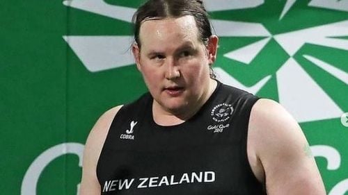 Prima halterofilă transgender la Jocurile Olimpice, o atletă care a început să câștige medalii după schimbarea de sex. Adversarii: Dopaj legal, o glumă proastă