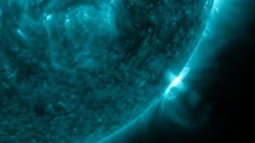 Imagini spectaculoase cu o erupție solară masivă de clasă X care a avut loc vineri / Ce efecte a avut asupra Pământului