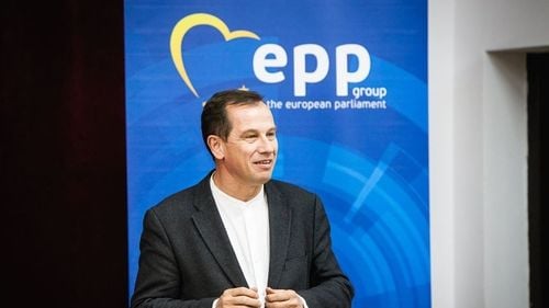 Csaba Sogor (UDMR), membru în Comisia LIBE: ”Profesionalismul candidatului francez a fost net superior lui Kovesi. La vot nu contează că e româncă, procurorul șef va reprezenta întreaga UE”