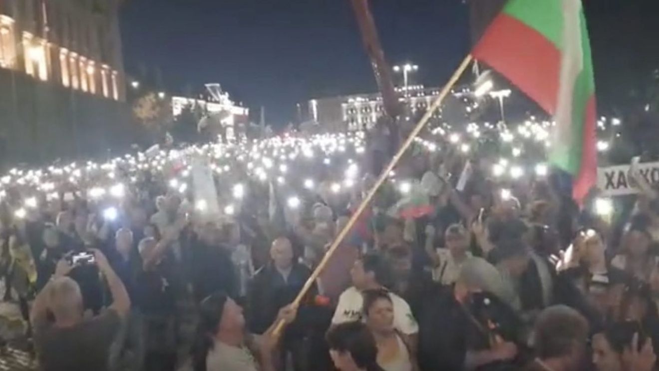 Proteste în mai multe oraşe din Bulgaria faţă de adoptarea monedei euro. Manifestanţii cer referendum şi demisia guvernului