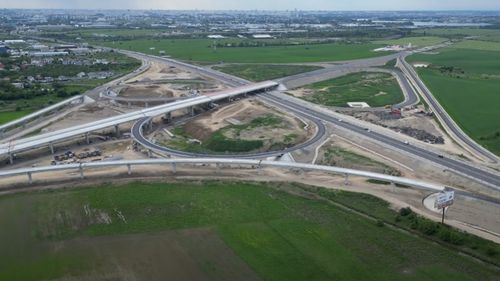 Ciolacu: Aproape 781 de kilometri de autostradă şi de drum expres sunt în lucru. 518 sunt efectiv în lucru, diferenţa de circa 263 sunt licitaţi şi în etapa de proiectare