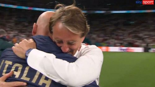 VIDEO Lacrimile lui Mancini în brațele lui Vialli: povestea prieteniei fără egal care a dat Italiei forța morală să devină campioana Europei