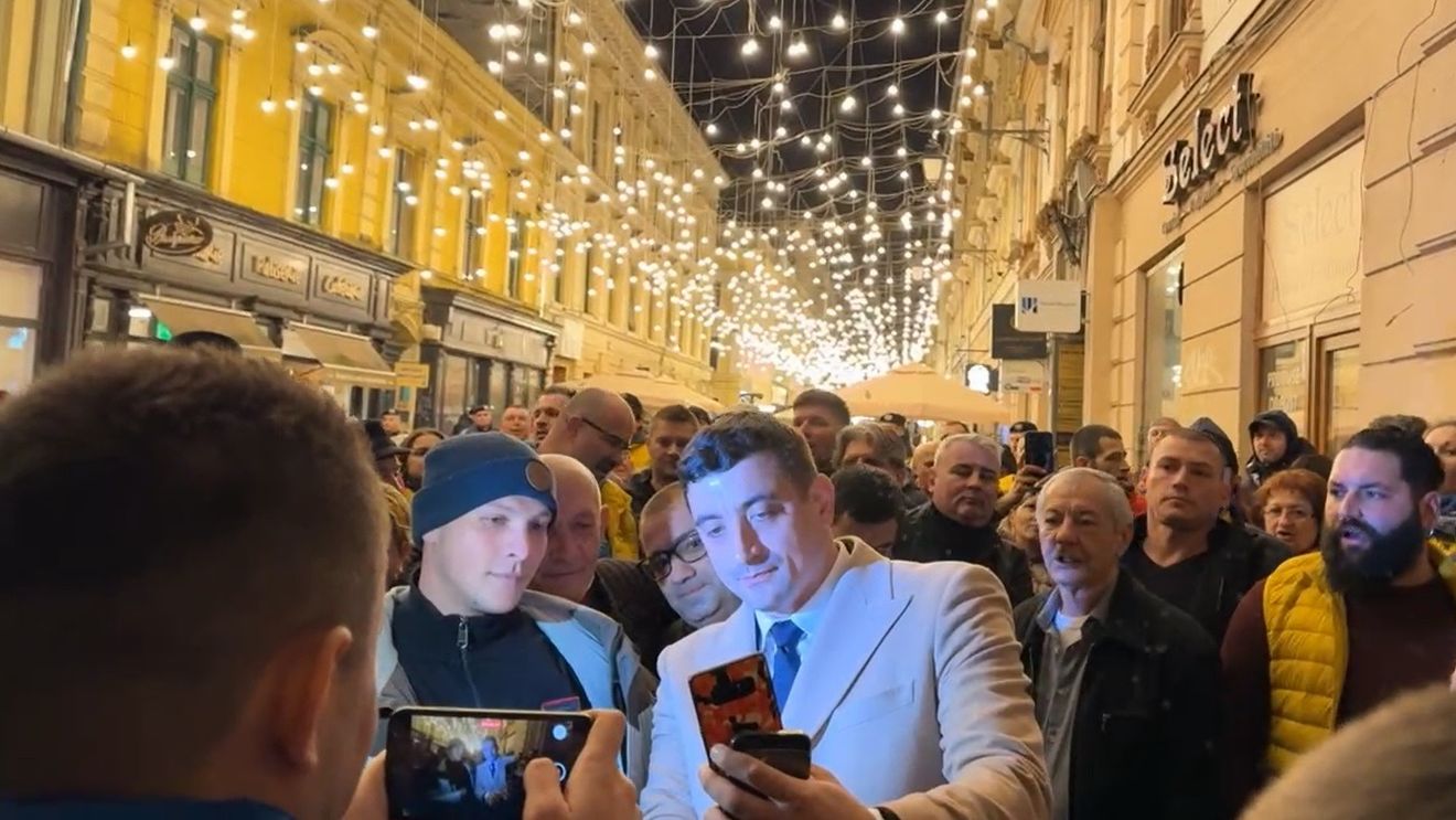 VIDEO Președintele AUR Timișoara și-a dat demisia în seara protestului anti-comasare, la care a participat și șeful partidului extremist, George Simion: ”Principiile de bază și statutul partidului nu sunt respectate”/ Mai multe plecări din AUR în ultima perioadă