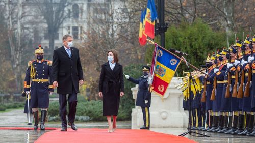 Maia Sandu l-a surclasat pe Klaus Iohannis pe Facebook de 1 Decembrie. Bilanțul postărilor celor doi președinți