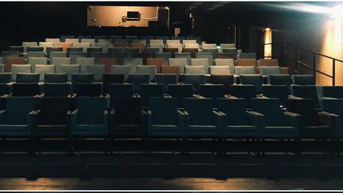 Apollo111, un nou cinema de artă se deschide în București / Filme recente, documentare în premieră și o retrospectivă Corneliu Porumboiu, în program